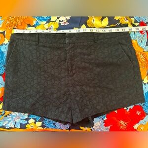 🩷 Embroidered Elle black embroidered shorts 14